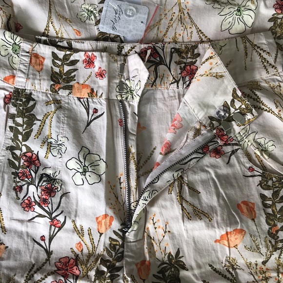 Free People Menorca Cropped Floral Printed Pants - Picture 9 of 16